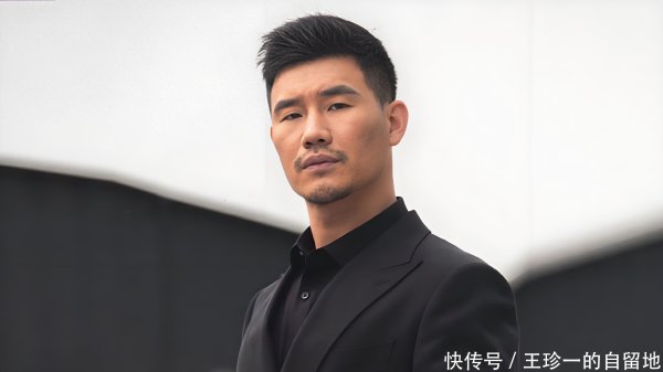 指南针股票 人狂必有祸！嘎子穿警服直播带货被调查，这一次没人能救得了他