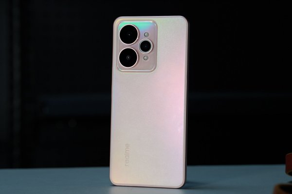 华泰国际 真我 15 深度体验：续航超预期，但这一点让人意难平